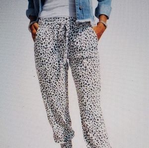 JOGGERS ARE TRENDING as our thes🐆 joggers new SALE Price BLACK FRIDAY